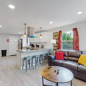 Holiday home Remodeled 66th 3 King Beds In, Denver