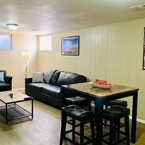 Holiday home Lower Mable Unit, New Kitchen & 2 King Beds, Denver